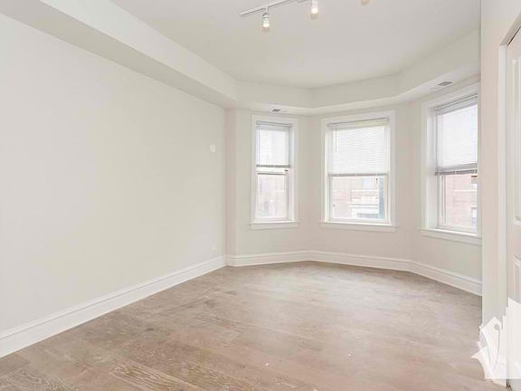 5th image of 2541 N California Ave #2A