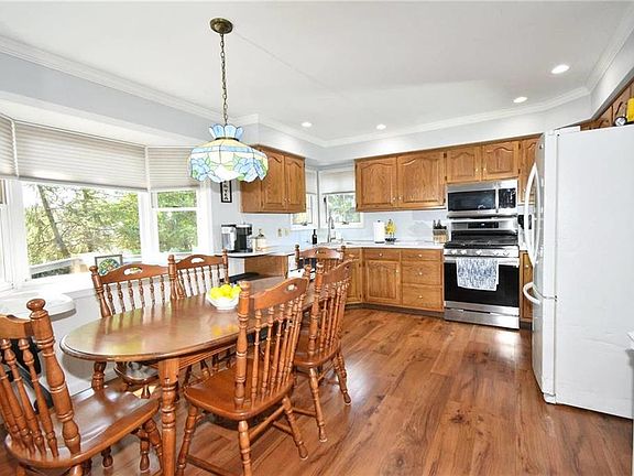 2nd image of 6110 Helen Dr