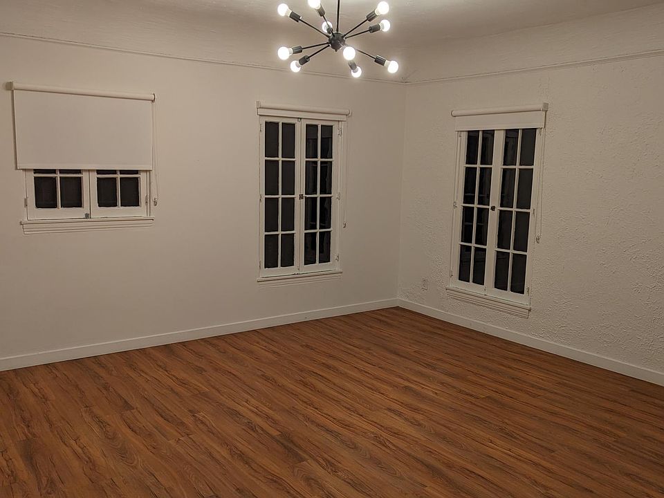 1st image of 2040 Argyle Ave #2040.5