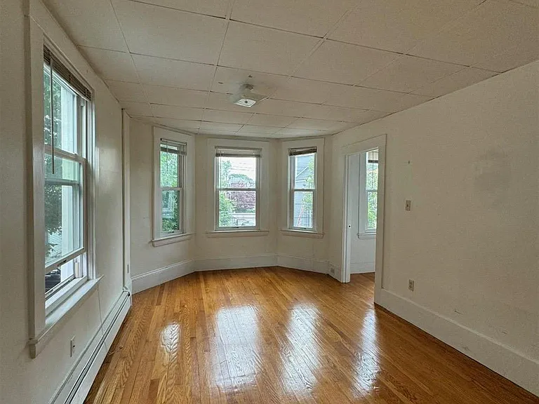 11 Concord Ave — Photo 9