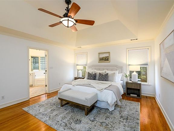 4th image of 1560 Oak Park Cv