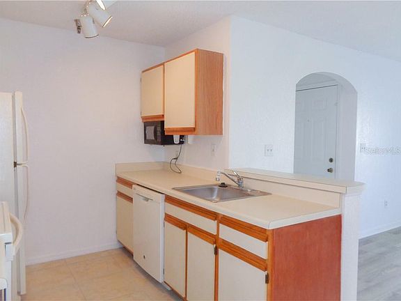 5th image of 10263 Gandy Blvd N APT 305