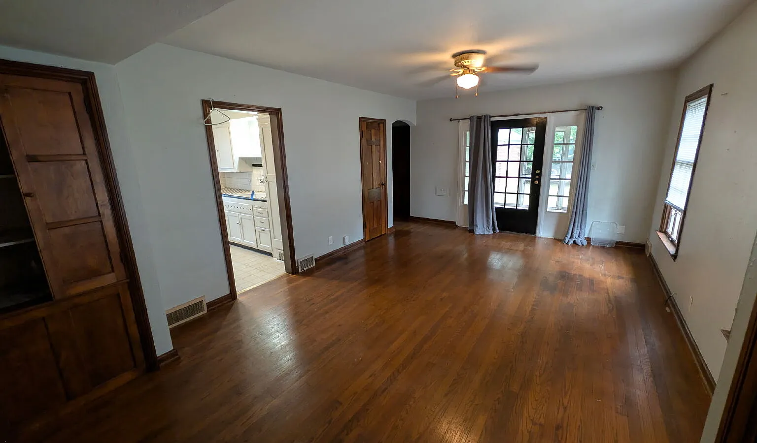 1 bed, 1.0 bath, 900 sqft, $1,200 — Photo 3