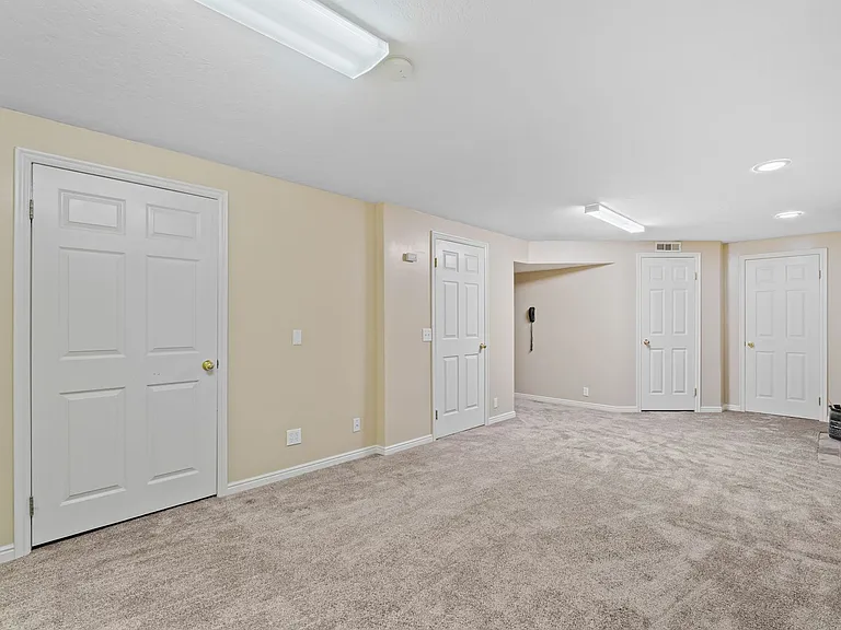 1649 E Michael Way — Photo 48