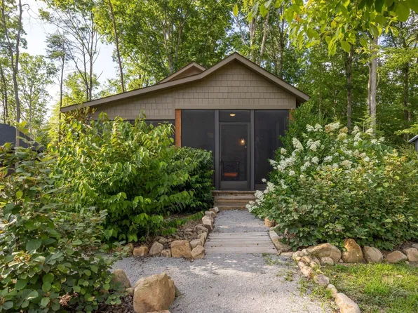 292 Waters Edge Way, Tracy City, TN 37387