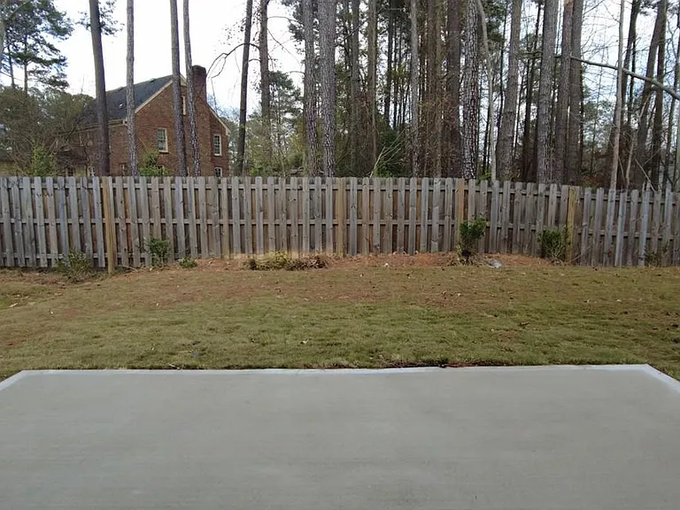 806 McKenzie Park Ter — Photo 32