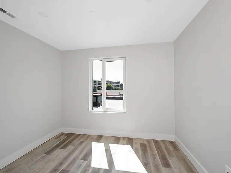 1 Lafayette Sq #401 — Photo 26