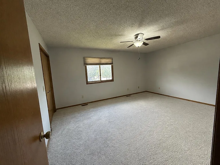 142 E Wood Ave — Photo 9