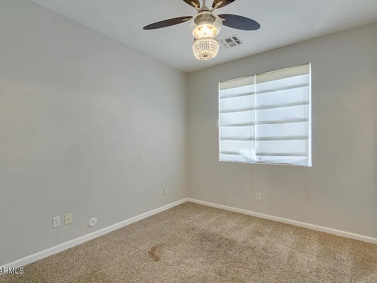 155 E Liberty Ln — Photo 23