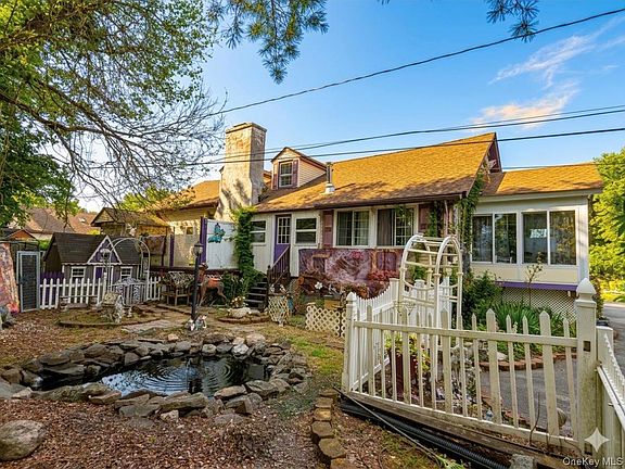 4th image of 48 Maple Avenue