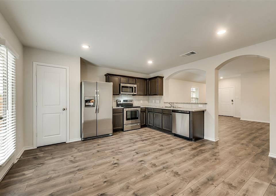 1st image of 1204 Bronze Ln