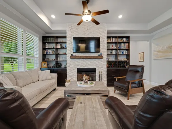 9812 Stonefield Way, Denton, TX 76207