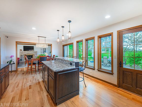 5th image of 3025 Woods Creek Ln