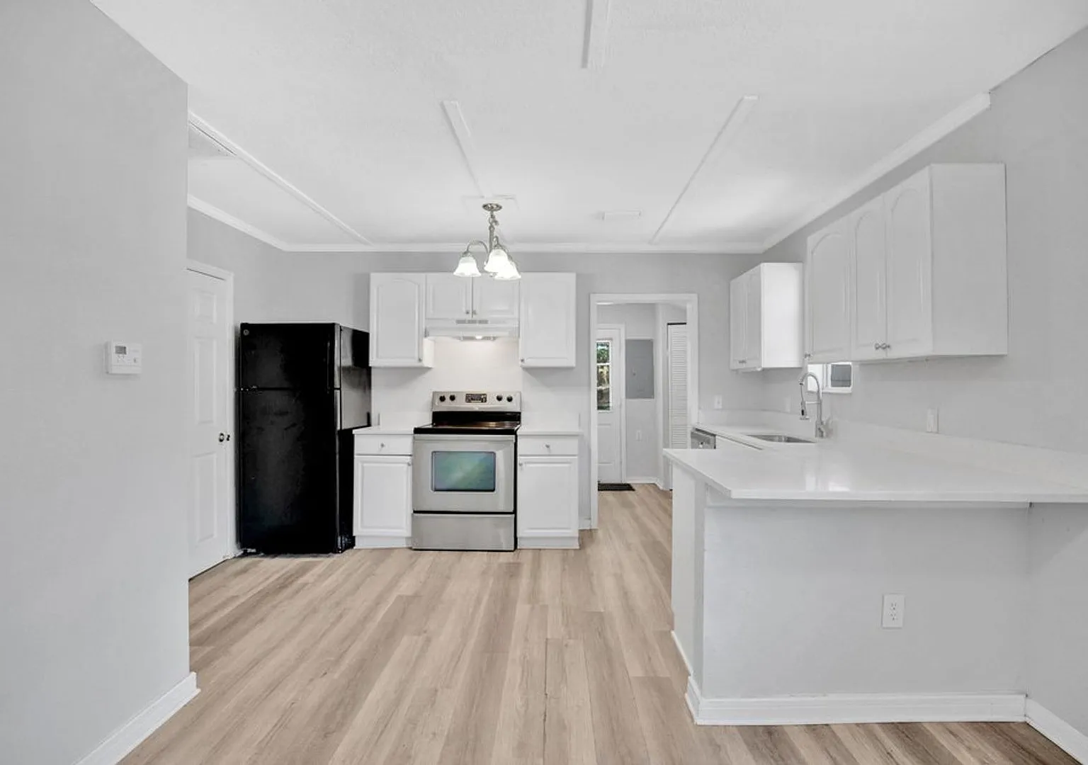 Cute Historic Bungalow — Photo 3