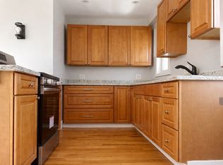 48 Hastings St #2, Lowell, MA 01851