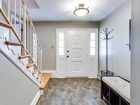 5th image of 9131 Maywood Ln