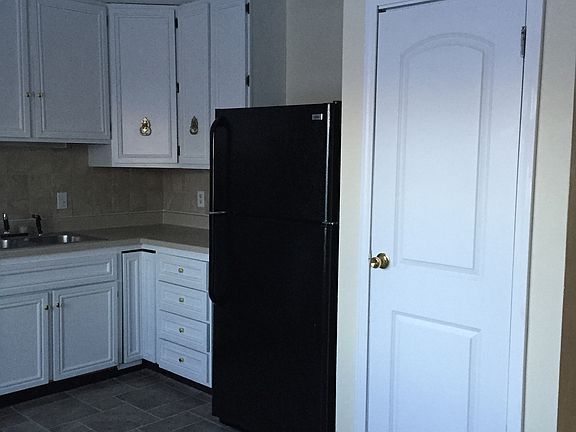 2nd image of 806 Applewood Dr