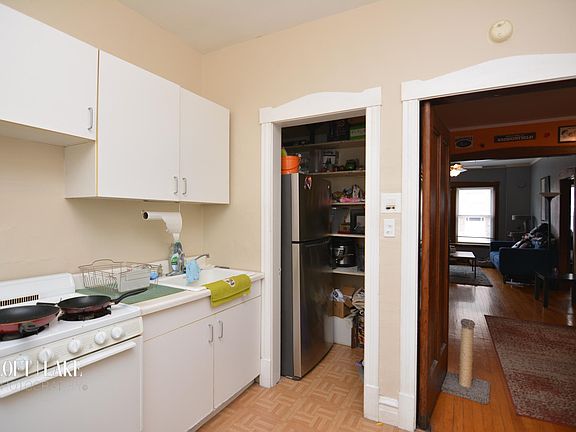 4th image of 1609 W Grace St #1