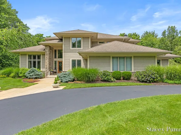 9171 Conservancy Dr NE, Ada, MI 49301