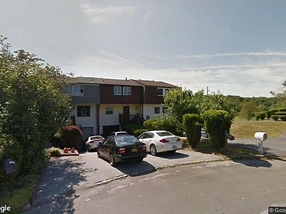 3rd image of 31 Red Barn Ln