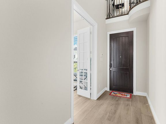 5th image of 106 Spanish Bluebell Dr
