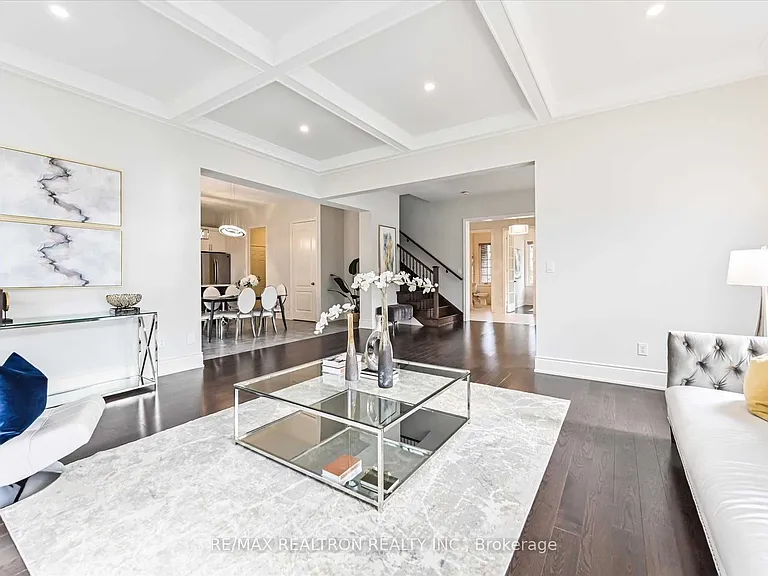 51 Ken Sinclair Cres — Photo 7