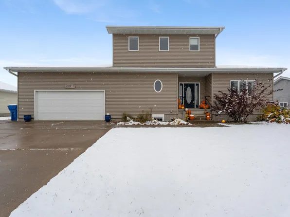 2025 Augusta Dr, Vermillion, SD 57069