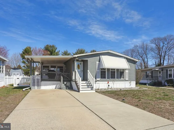 1122 Lemur Ln, Mount Laurel, NJ 08054