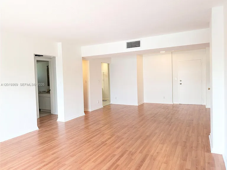 1900 Diana Dr #3E — Photo 9