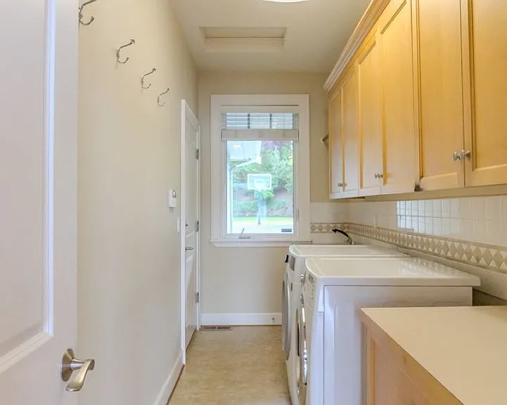 8568 Sand Point Way NE — Photo 25