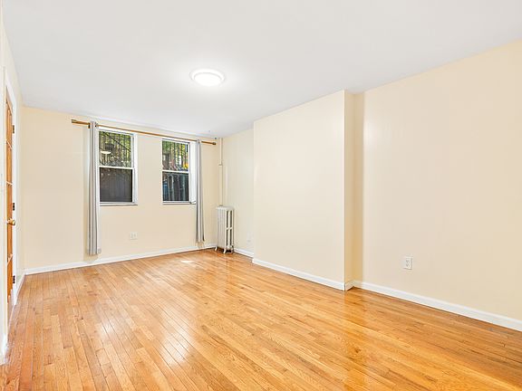 3rd image of 127 Van Buren St #1