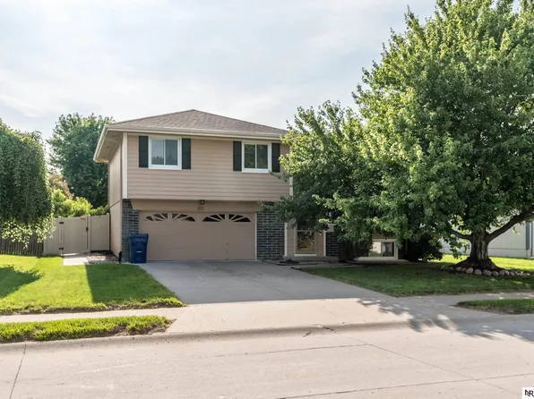8111 S 152nd St, Omaha, NE 68138