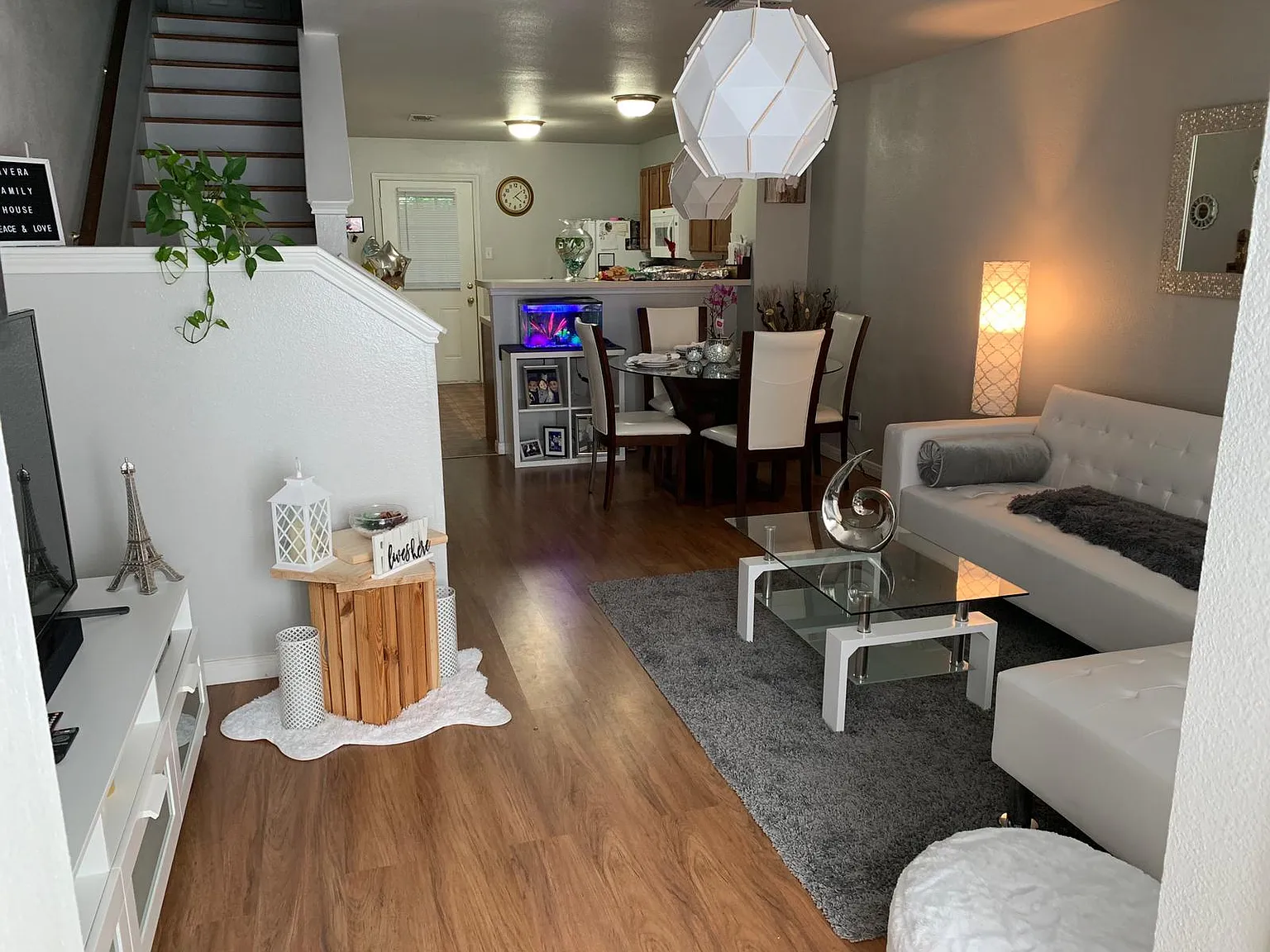 2 bed, 2.5 bath, 1056 sqft, $1,200 — Photo 1