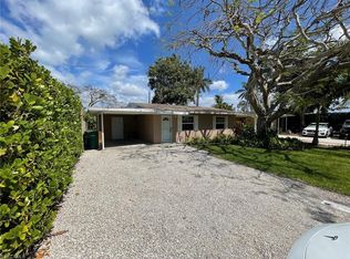 1061 Sperling Ave, Naples, FL 34103