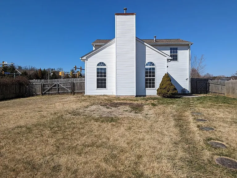 5861 Riverside Dr — Photo 21