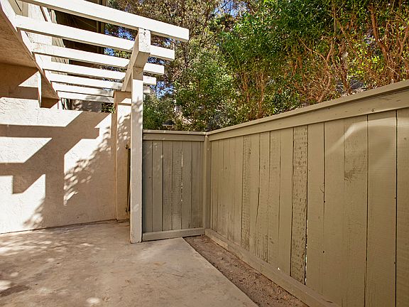 5th image of 3908 60th St Unit 116