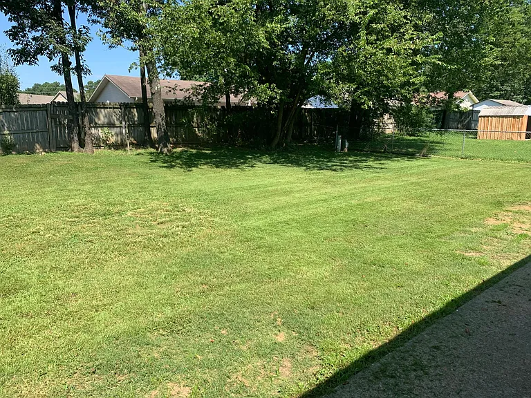 1402 Kimberly Dr — Photo 10
