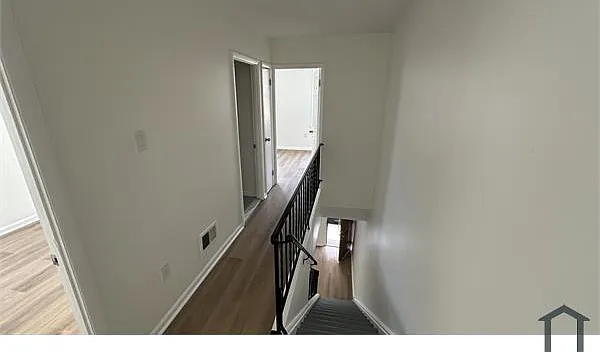 2437 N Hollywood St — Photo 6
