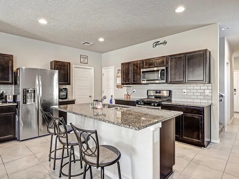 4871 Longs Peak Rd NE — Photo 2