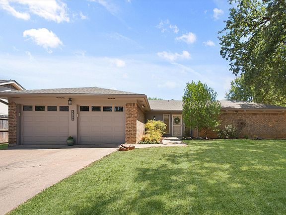 2nd image of 2709 Burnwood Ct