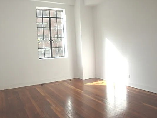 Rented by City Connections Realty | media 3