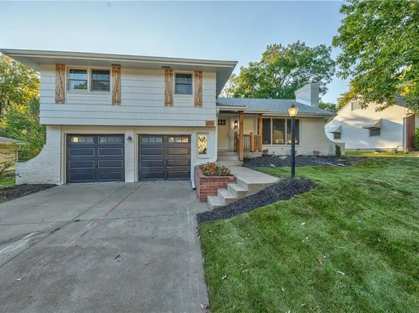 6928 Russell St, Overland Park, KS 66204