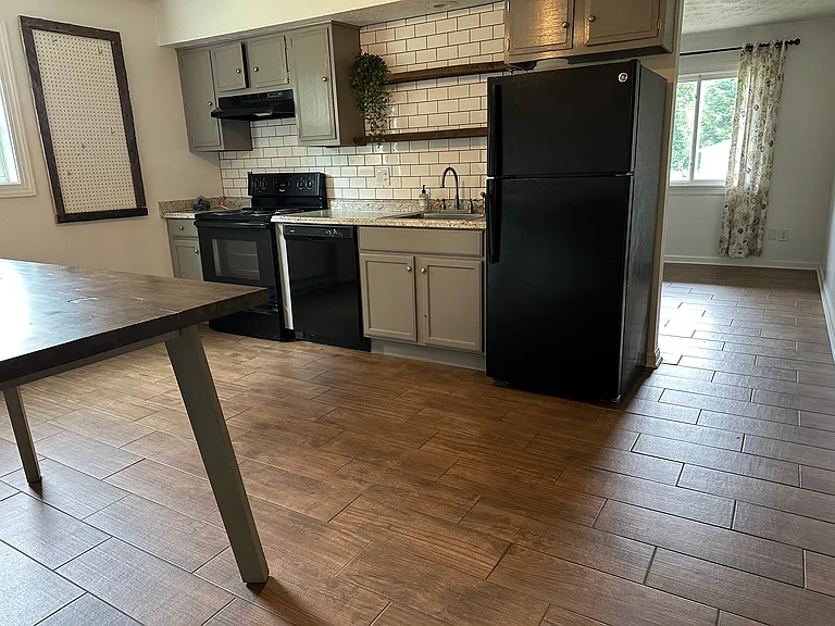 2198 Avinell Dr #2 — Photo 3