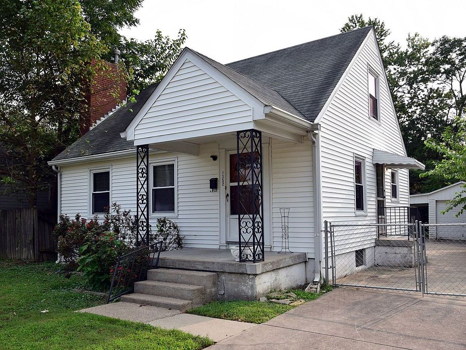 1st image of 1352 Lillian Ave