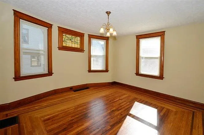 2454 Fairview Ave — Photo 4