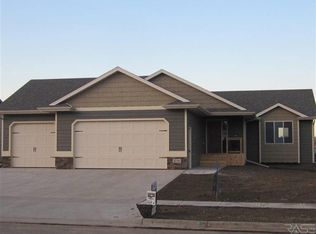 2716 Sunflower St, Brandon, SD 57005