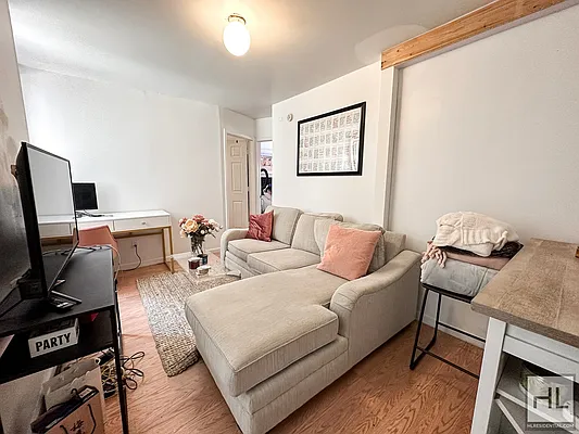 Rented by Highline Residential | media 10