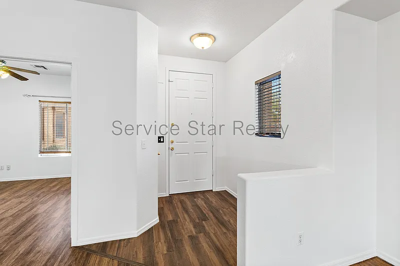4 bed, 2.0 bath, 1720 sqft, $2,095 — Photo 4