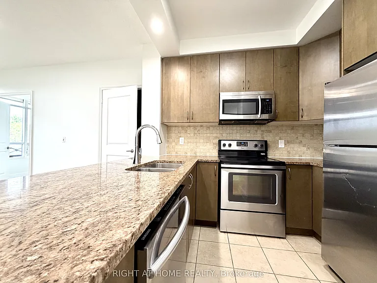 9235 Jane St #214 — Photo 9