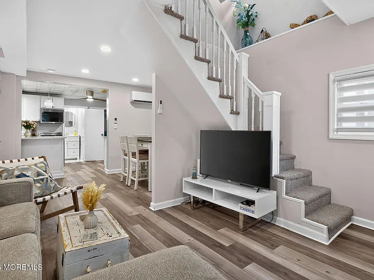 124 Broadway #1/2 — Photo 3
